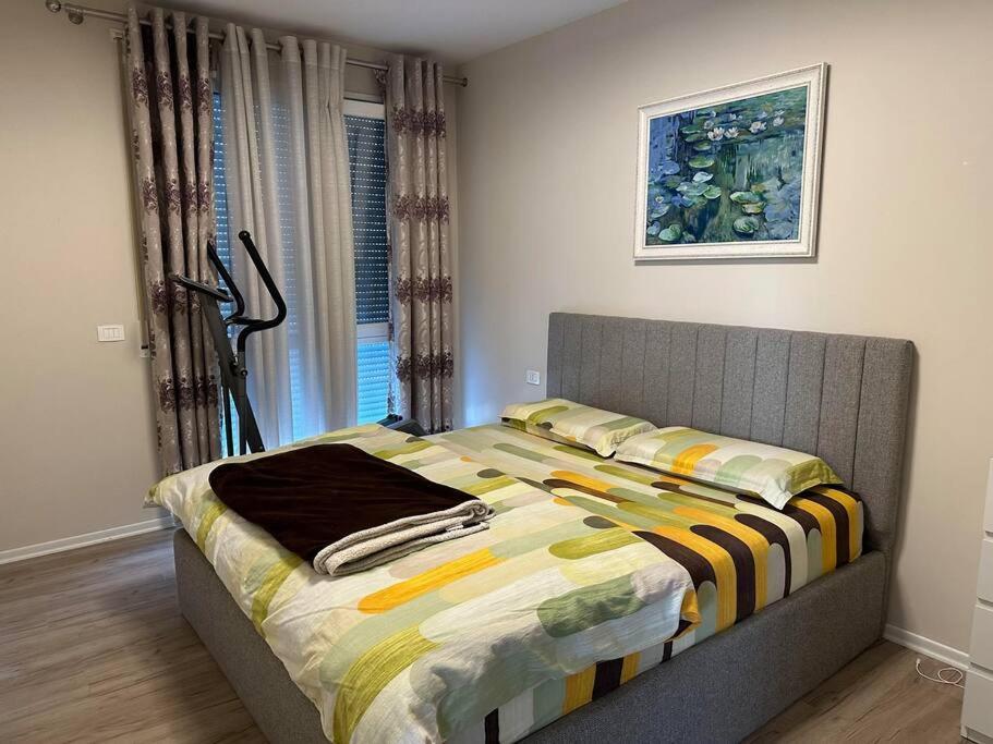 Family Friendly 2 Bedroom Apartment Eden Gardens Tirana City Center Bagian luar foto