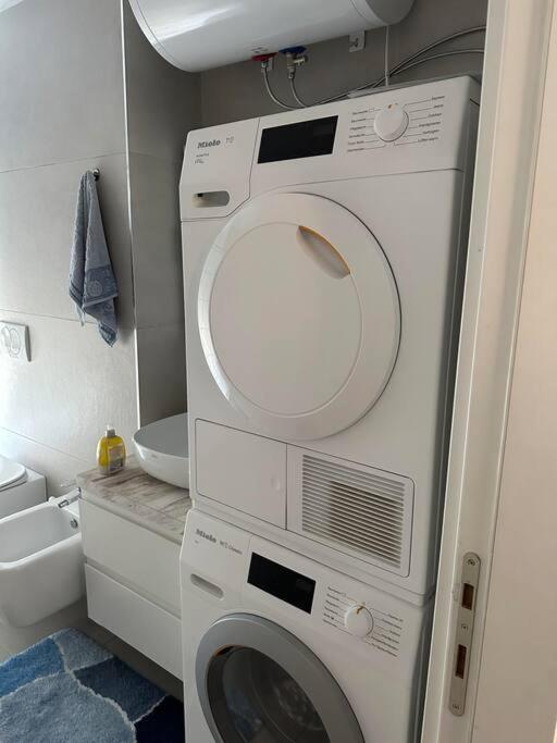 Family Friendly 2 Bedroom Apartment Eden Gardens Tirana City Center Bagian luar foto